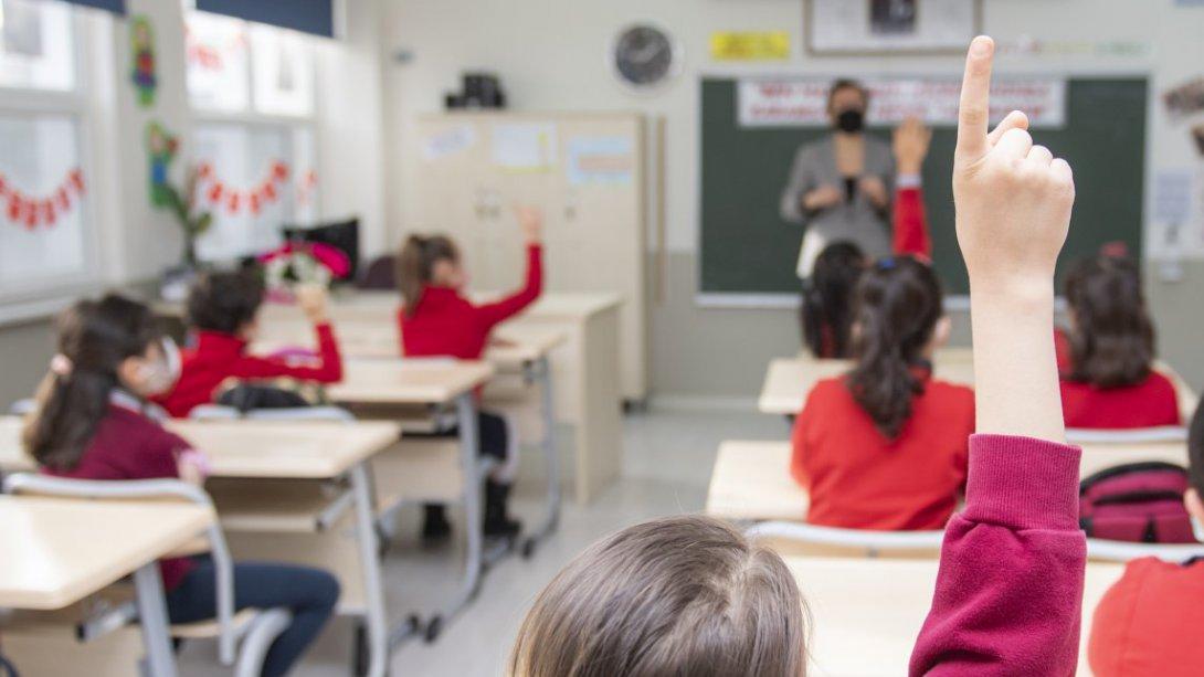 1,5 milyon çocuğun okulla bağı koptu